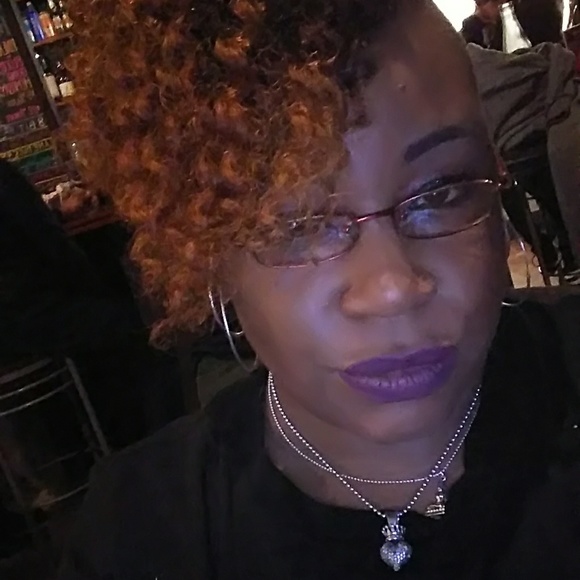 Meet your Posher, Twoonia - Picture 3 of 4